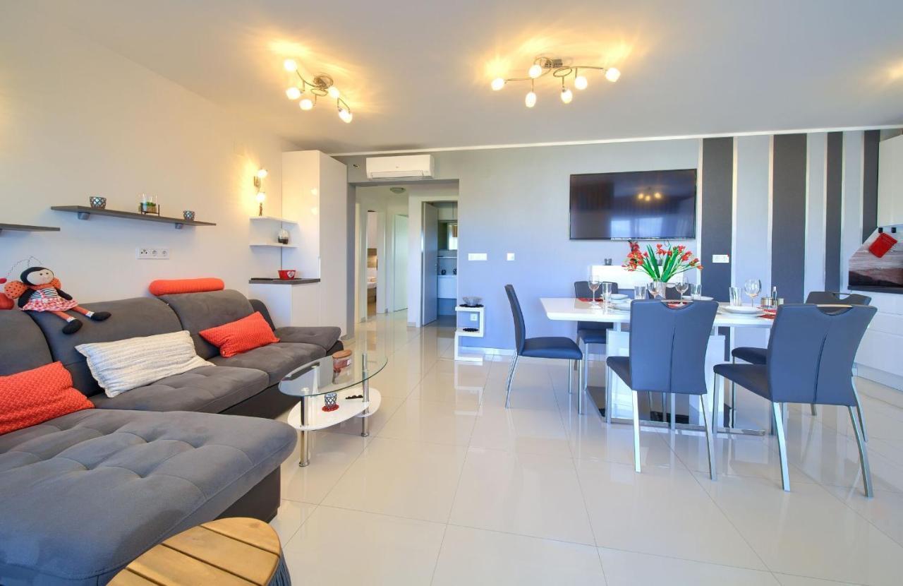 Apartment Crystal Aura Malinska Kültér fotó